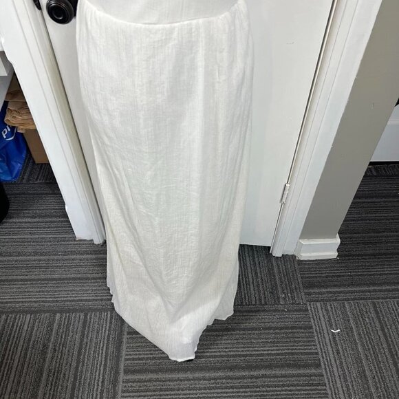 Romeo + Juliet Couture cream embroidered lace back maxi dress. Size L - Picture 2 of 8